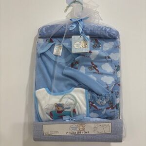 Snugly Baby 7-piece gift set blanket creeper bib hat mittens 2 satin hangers